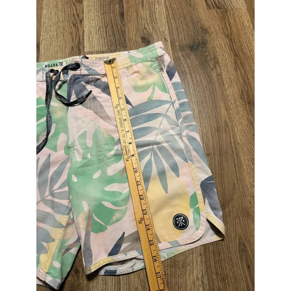 Roark The Chiller Shorts Mens Size 30 Pink Tropical Floral Swim Trunks